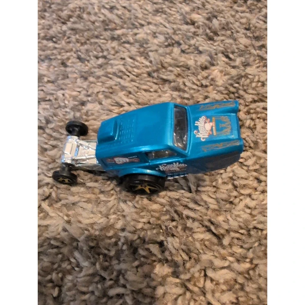 Mattel Hot Wheels Knuckles Custom Engines Blue White Diecast Toy Car 2013 1:64